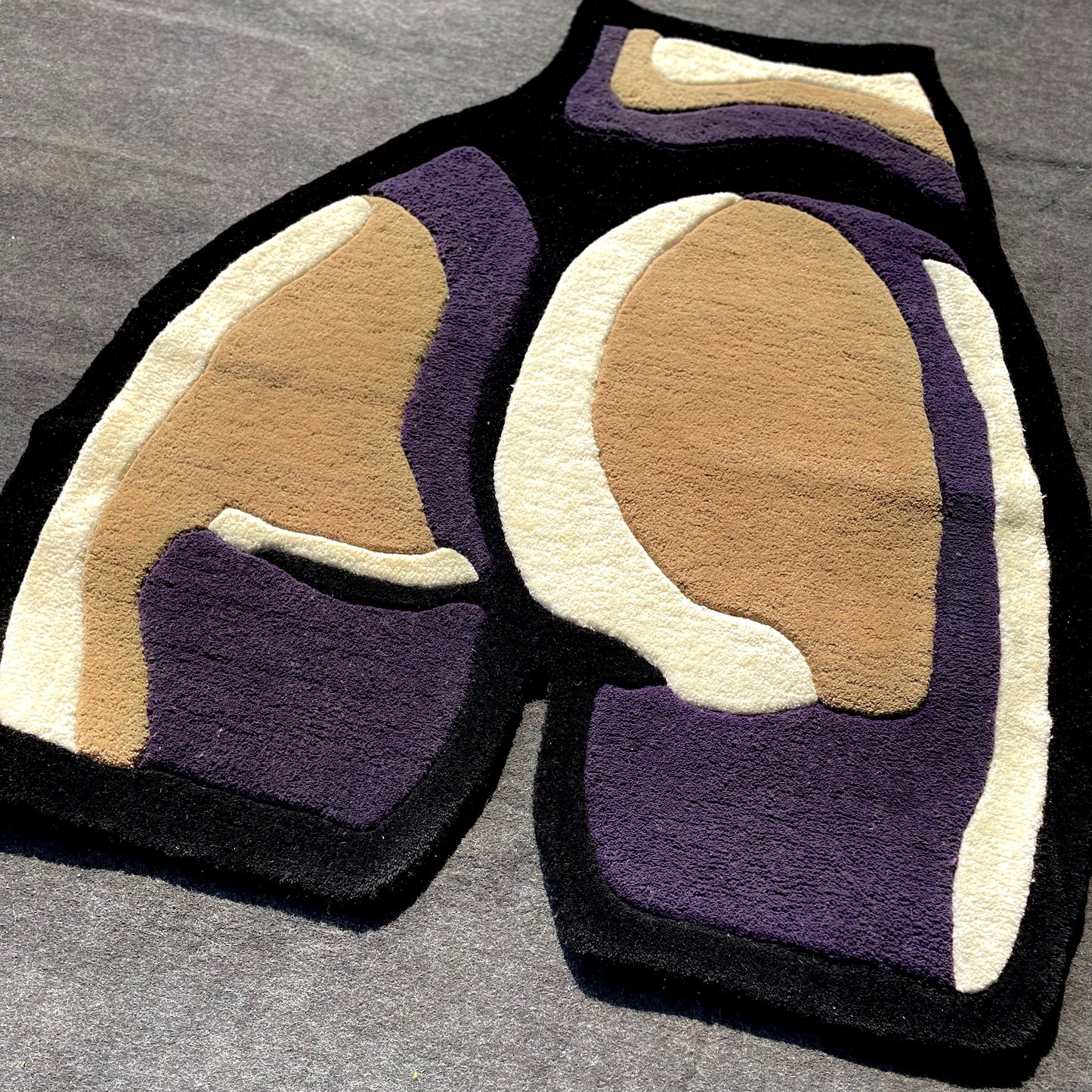 Booty hand-tufted rug low angle view