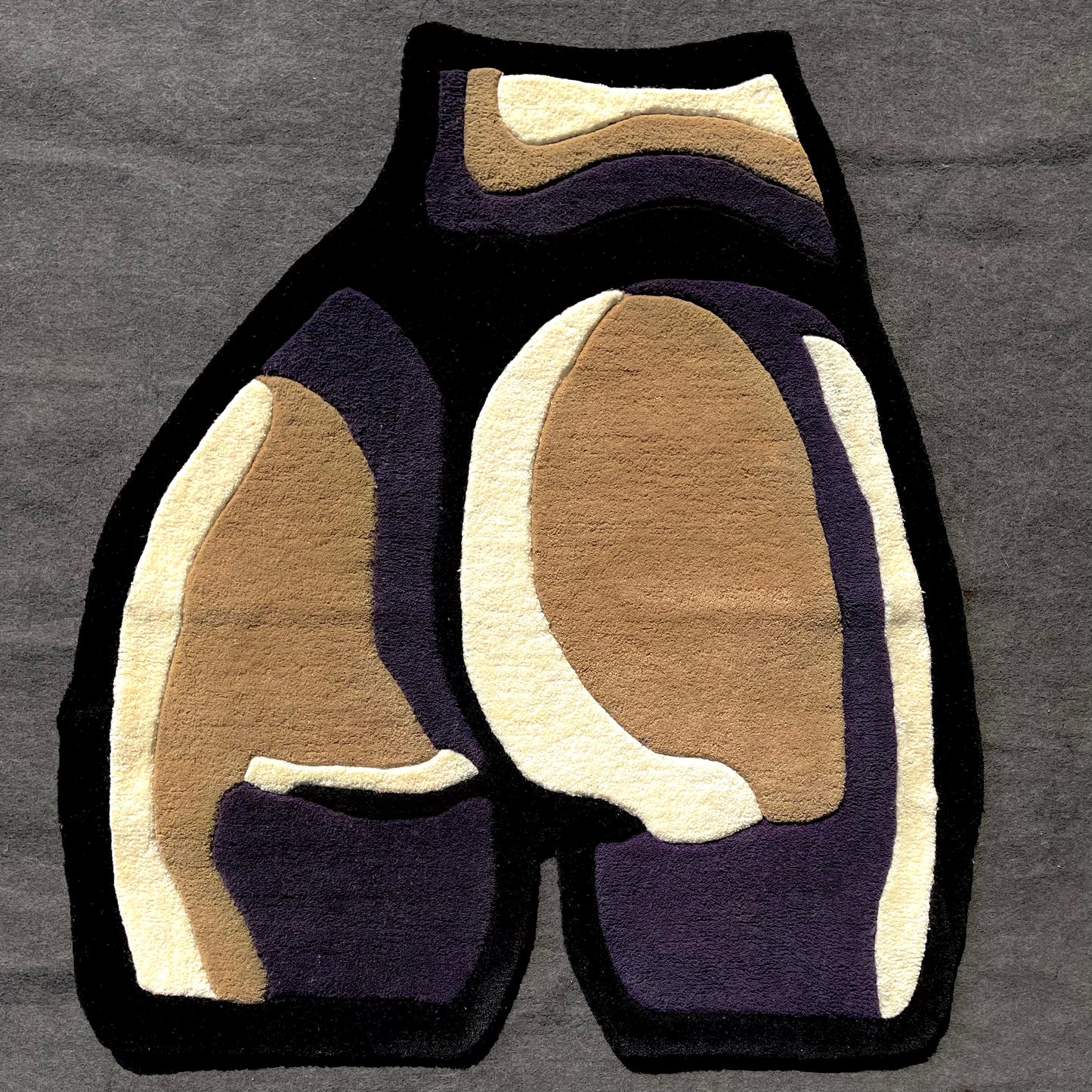 Booty hand-tufted rug top view