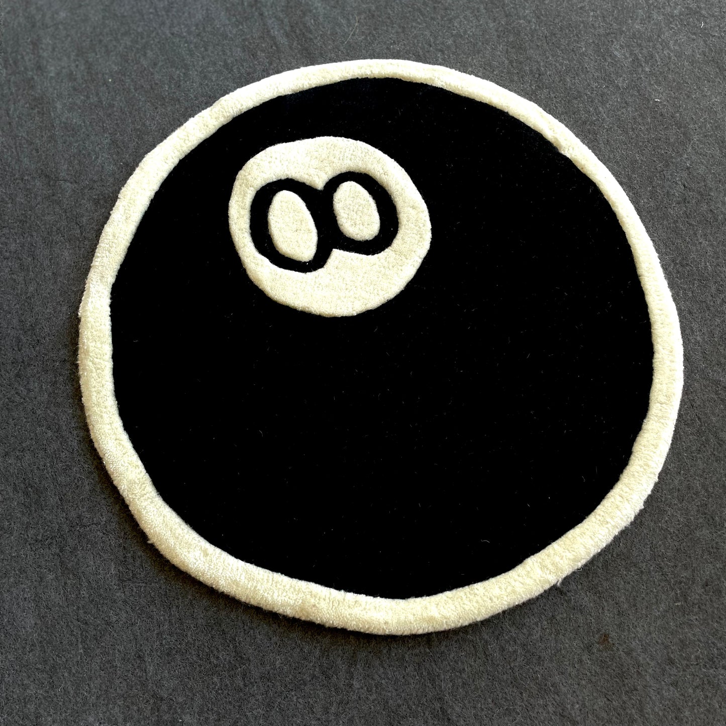 8 ball hand-tufted rug