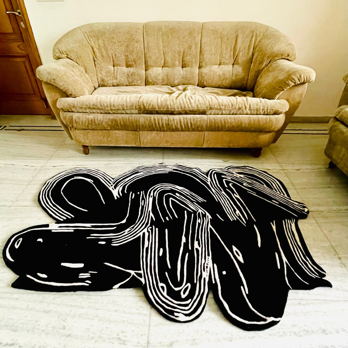 Noir Et Blanc Hand-Tufted Rug