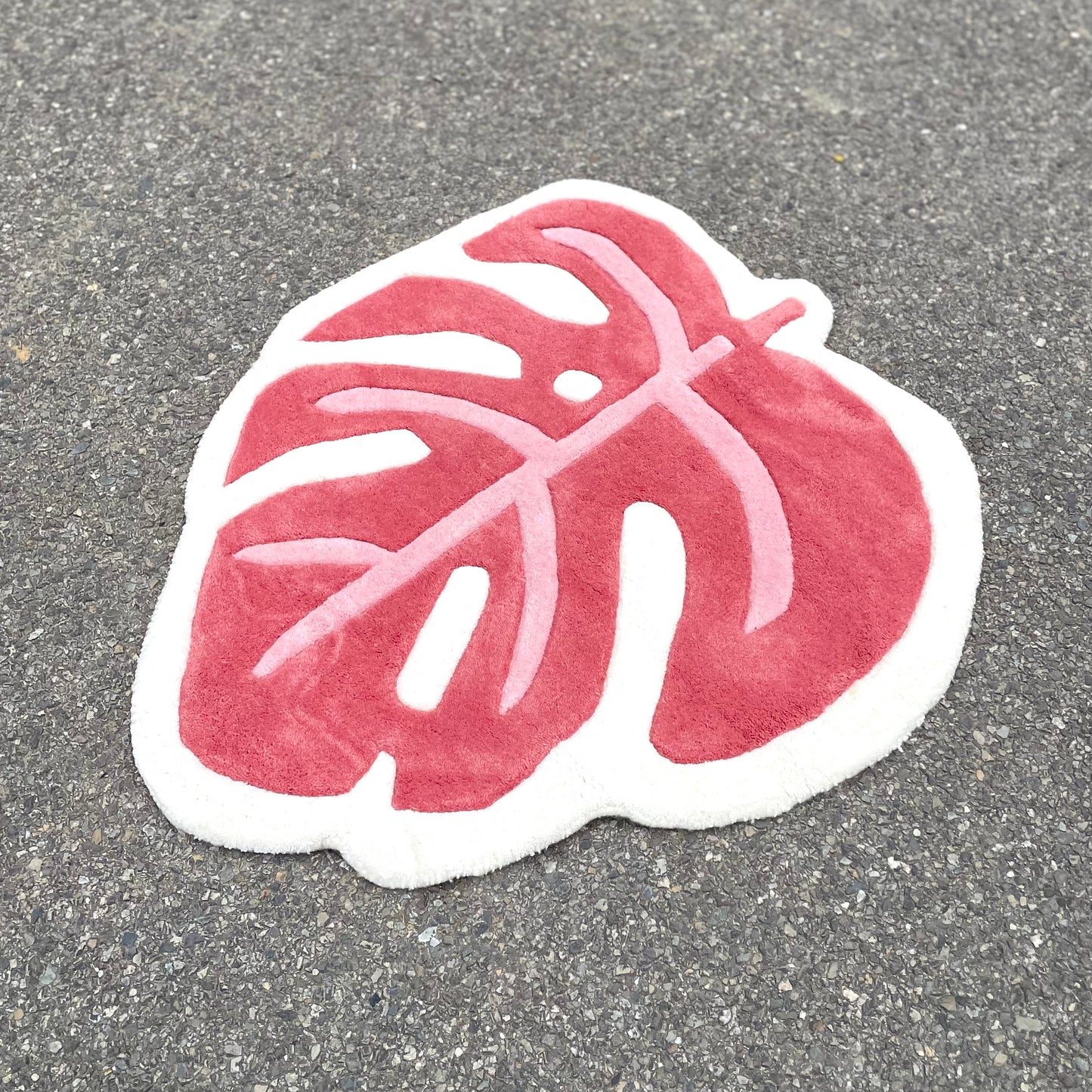 Monstera Leaf Hand-Tufted Rug pink