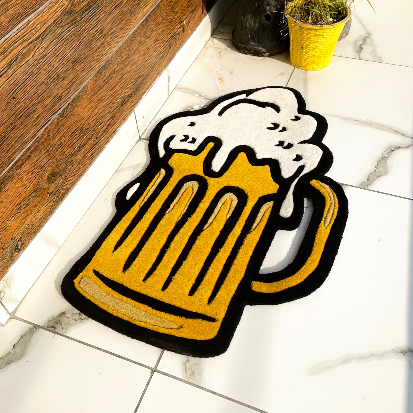 Beer Mug Rug low angle