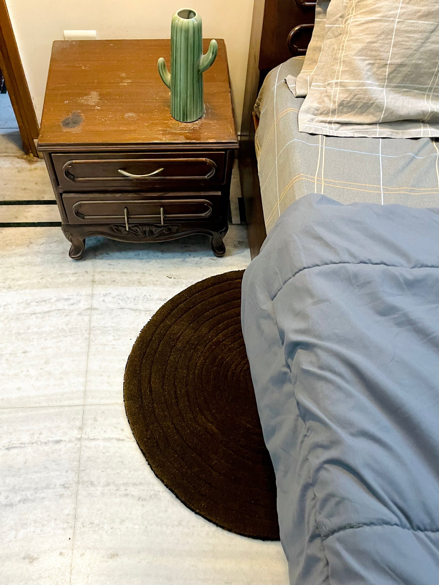 Mocha Noir Hand-Tufted Rug