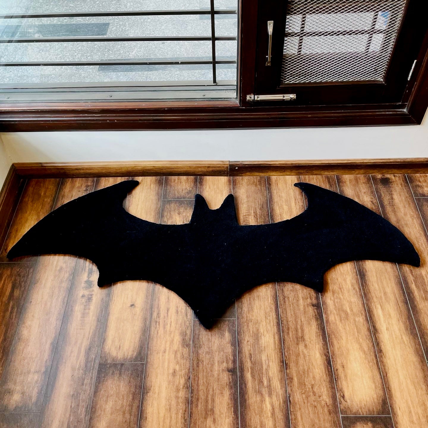 Batman Logo All Black Hand-Tufted Rug – Carpet Diem