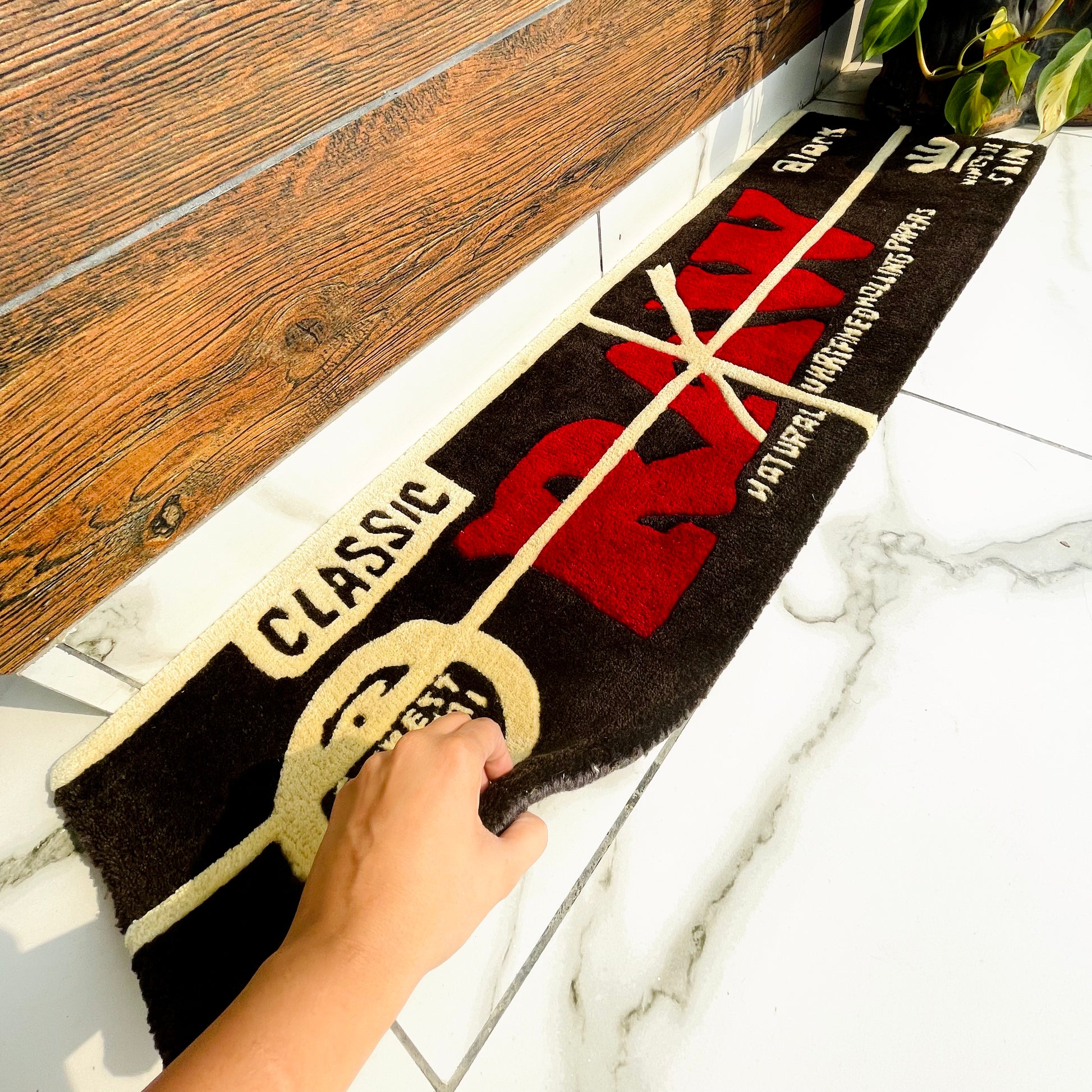 Raw Rolling Papers Hand-Tufted Rug thickness reference