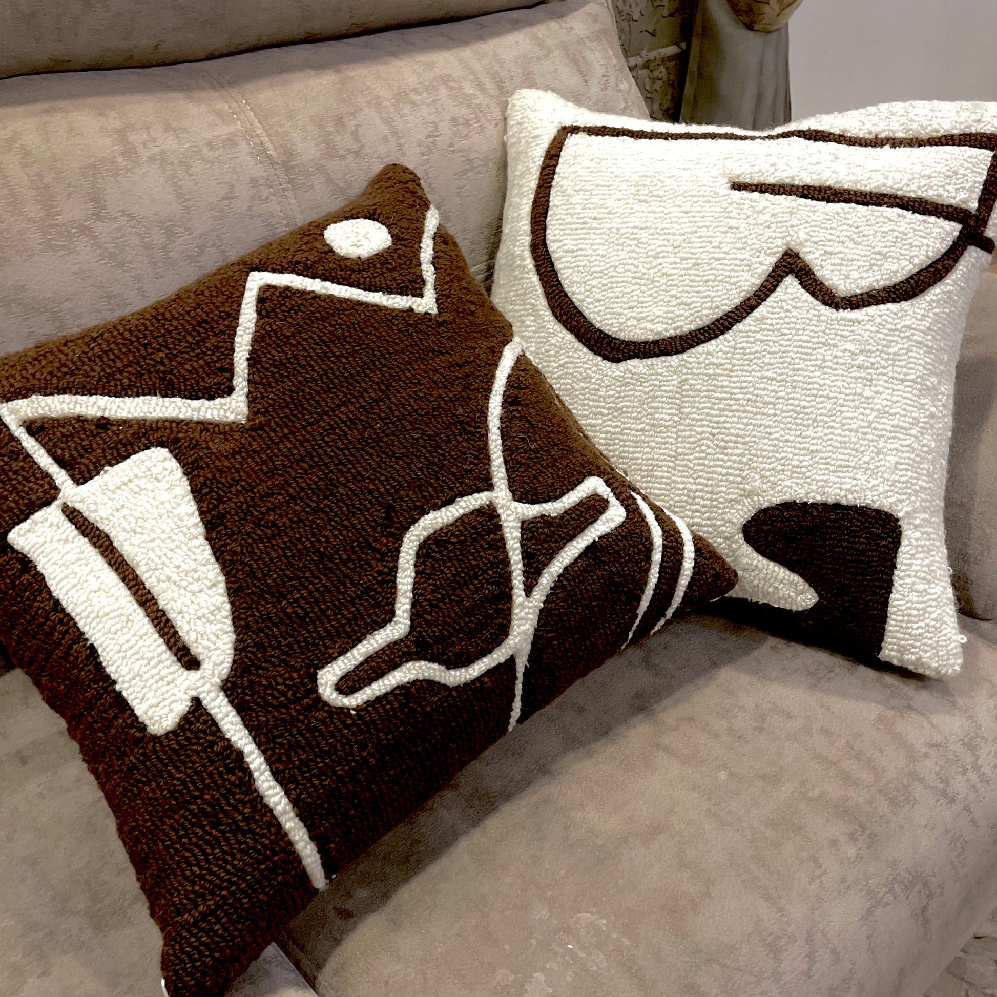 Abstract Tufted Cushion Cover 