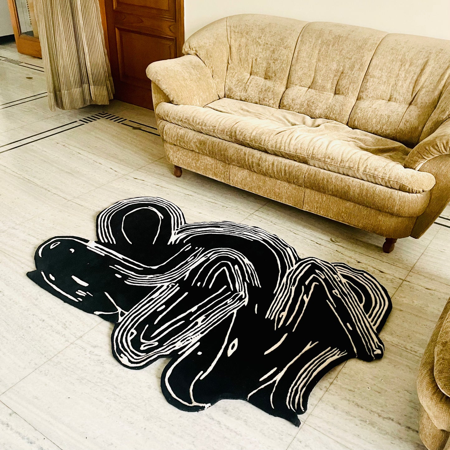 Noir Et Blanc Hand-Tufted Rug