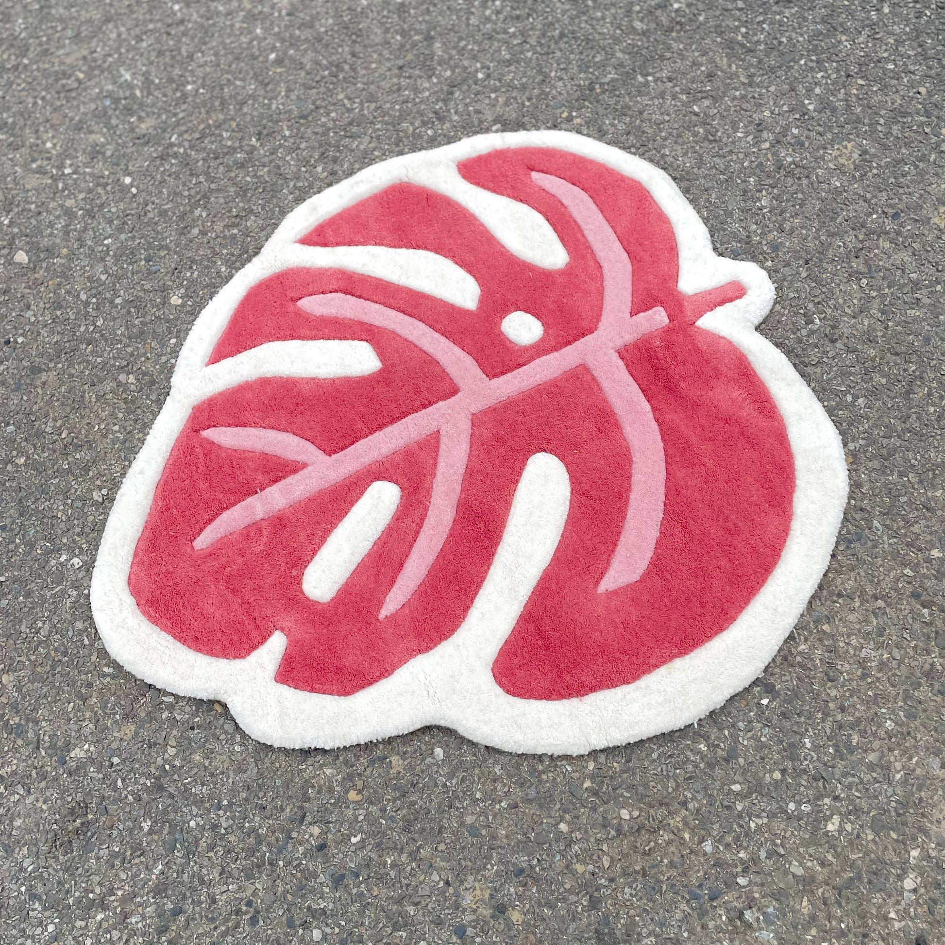 Monstera Leaf Hand-Tufted Rug (Green/Pink) – Carpet Diem