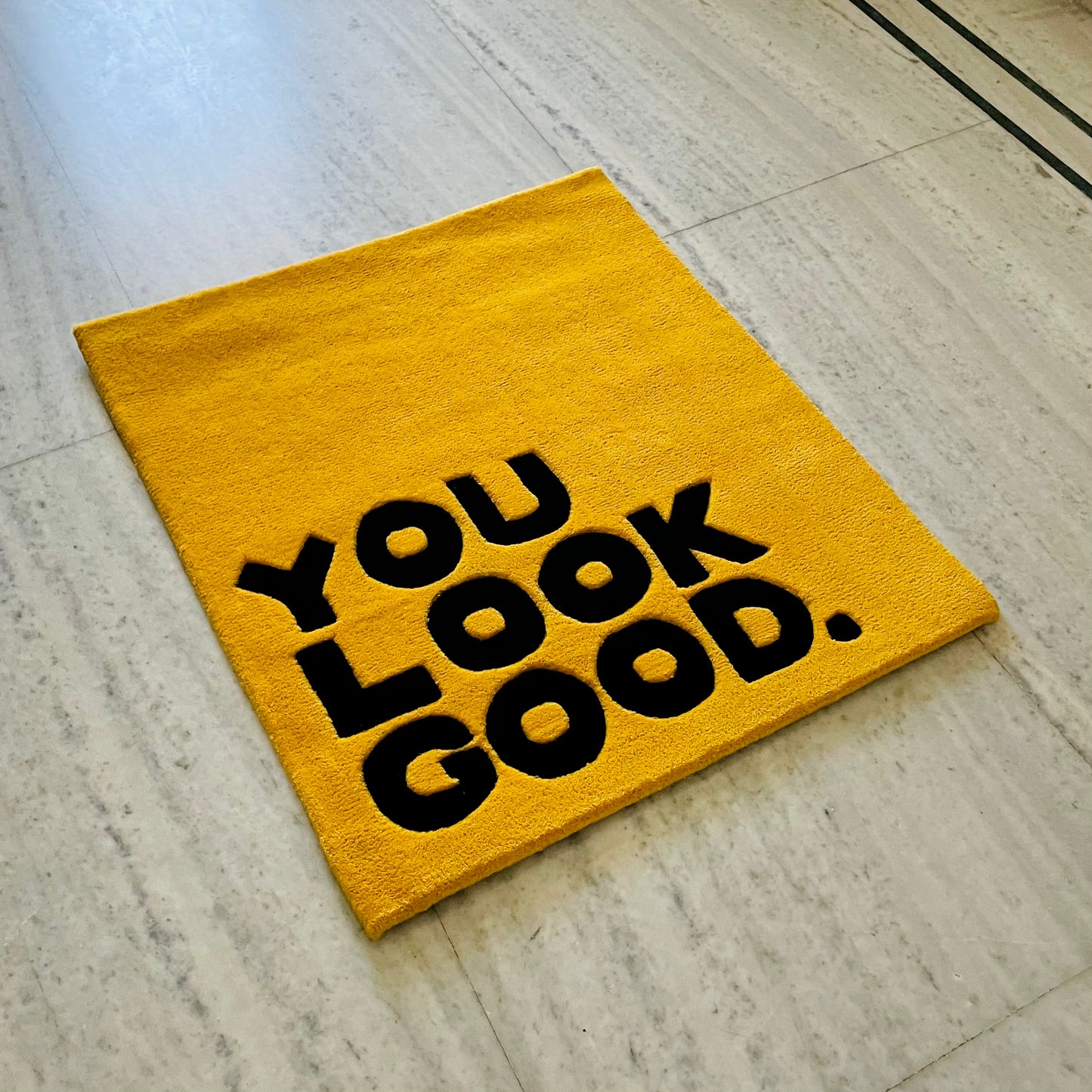 You Look Good & Cute Smiley Flower Combo